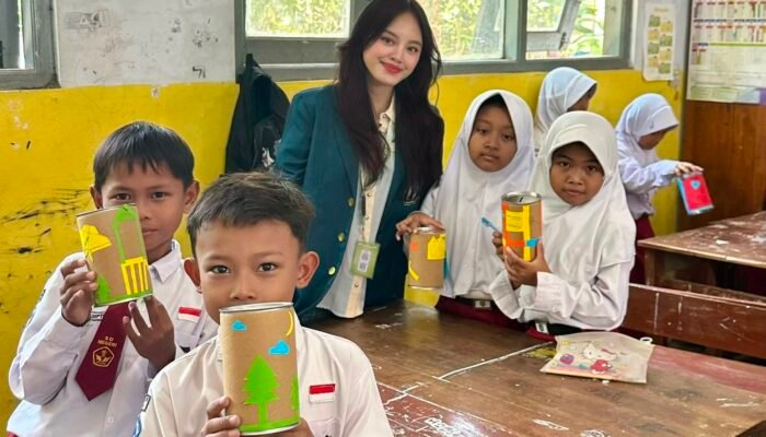 Mahasiswa KKN Undip Kuatkan Literasi Finansial Anak Desa Gandu Melalui Program Celengan Ceria