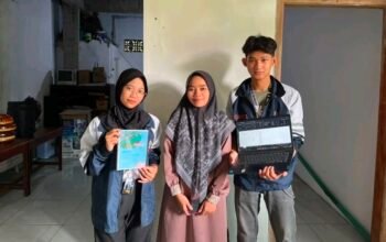 Dari Buku Kas ke Excel: Mahasiswa KKN Undip Bawa Madrasah Nurul Huda Menuju Era Digital!