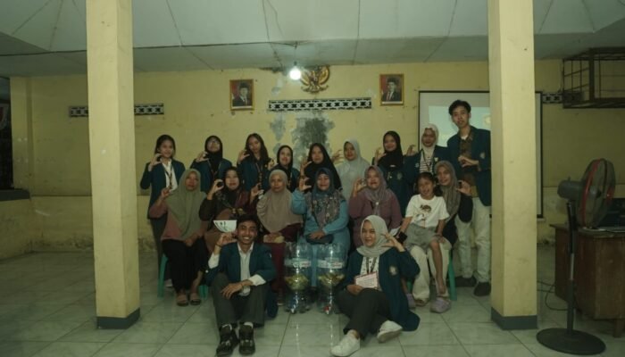 Sulap Sampah Jadi Cuan! Mahasiswa KKN Undip Ubah Galon Bekas Jadi Pupuk Subur di Pemalang