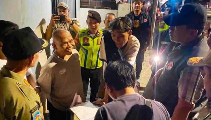 Razia Miras di Pemalang, Kelabui Petugas Toko Tutup Jualan Miras Ilegal Digerebek!