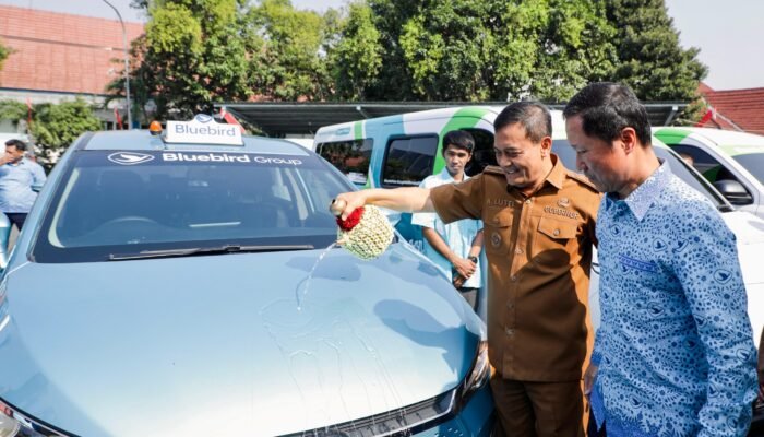 Wajah Baru Transportasi Jateng: 10 Taksi Listrik Resmi Mengaspal demi Tekan Polusi