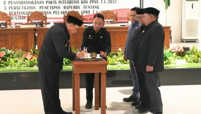DPRD Bersama PLT Bupati Pemalang Sahkan KUA-PPAS 2027 dan Perda APBD 2025