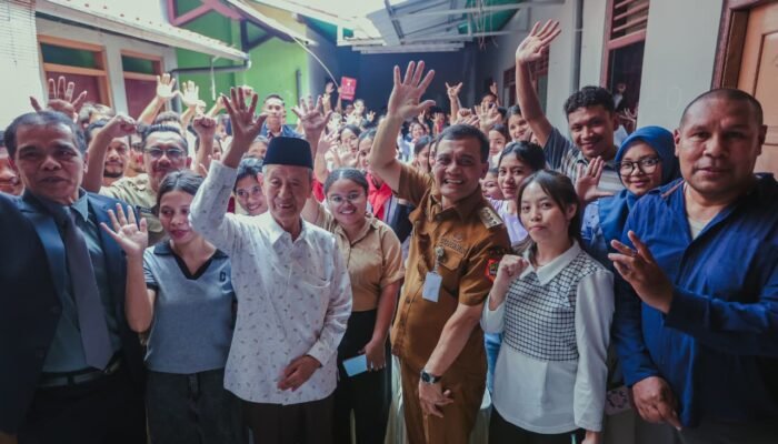 Satu Janji di Kamar Kos: Saat Gubernur Jateng Basuh Air Mata Mahasiswa NTT