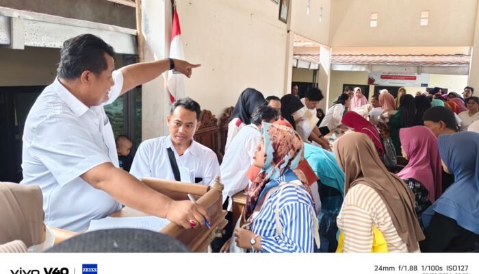 Ribuan Warga Desa Bulu Terima Sertifikat Tanah Secara PTSL Bertahap
