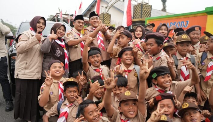Pasukan Estafet Tunas Kelapa (ETK) Jawa Tengah Melintasi Pemalang Menuju Purbalingga
