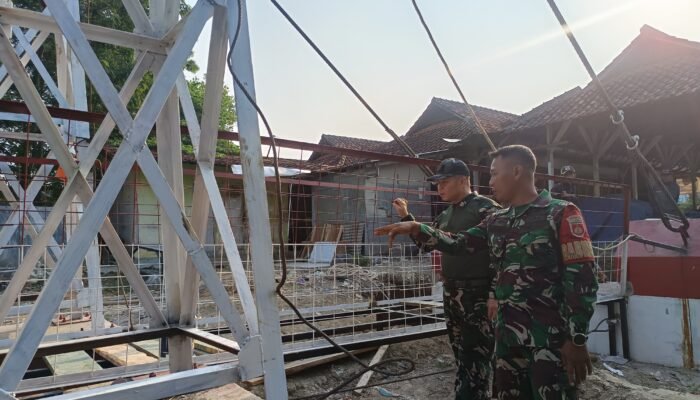 Cek Jembatan Gantung Comal, Dandim Pemalang Pastikan Akses Warga Segera Tuntas