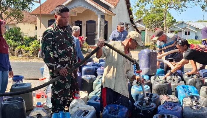 Dahaga Terobati! Kodim Pemalang Gelontorkan Ribuan Liter Air Bersih di Desa Gombong
