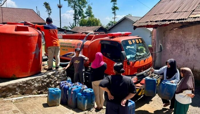 Atasi Kekeringan Jateng, Ahmad Luthfi Gelontorkan 75,4 Juta Liter Air