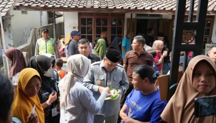 Gebyar Maulid RW 14 Beji Meriah, Plt Bupati Pemalang Ikut Merekah Santap Gemblong Gratis