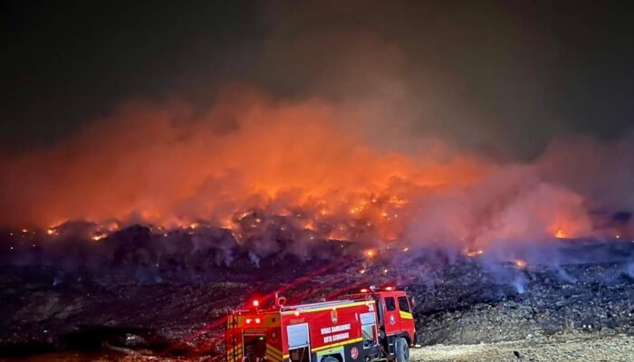 TPA Jatibarang Terbakar, 10 Hektare Lahan Hangus Tim Gabungan Jateng Masih Berjibaku Memadamkan Api