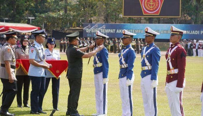 Pangdam IV/Diponegoro Hadiri Wisuda Prabhatar Taruna Akmil dan Akpol