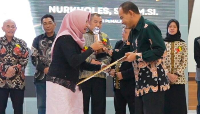 Plt Bupati Pemalang Sabet The Best Indonesian Leadership Award 2026