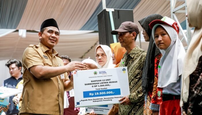 Sidak Bansos di Pemalang, Wagub Taj Yasin Bongkar Data Penerima Tidak Tepat Sasaran