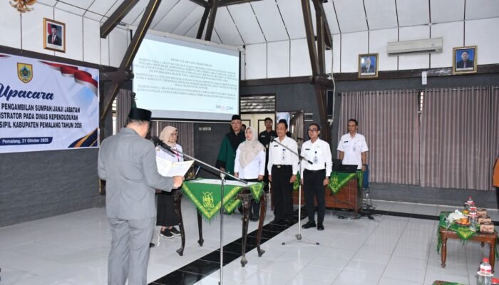 Plt Bupati Pemalang Resmi Lantik 3 Pejabat Administrator Disdukcapil