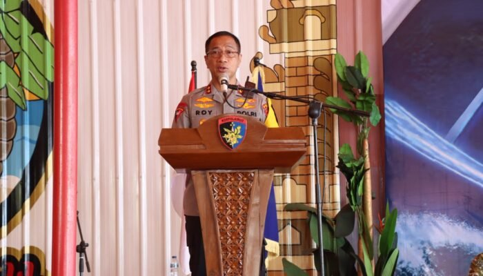 Antisipasi Kejahatan Perairan, Polda Jateng Bekali Nelayan Batang Edukasi hingga Jaket Pelampung